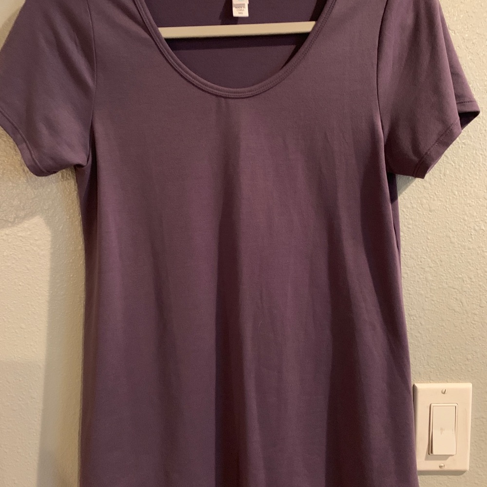 LuLaroe classic tee. NWOT.